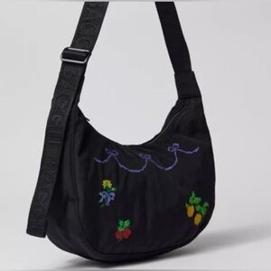 Baggu Black Embroidered Medium Crescent Women's Bag NEW NWT